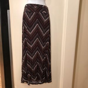 Living Doll Black Red Chevron Print Maxi Skirt EUC